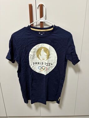 Aris Navy Short Sleeve Paris 2024 Graphic Tee with Gold Accents